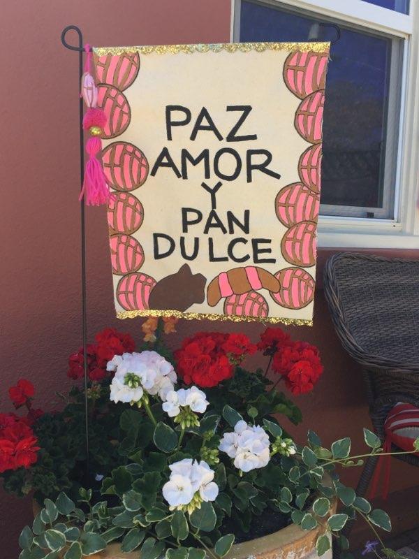 Paz Amor Y Pan Dulce Flag